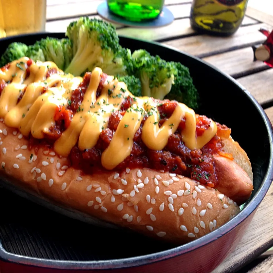 Snapdishの料理写真:Beef sauce hot dog|willzさん