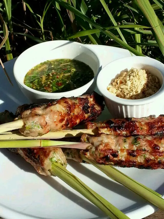 Snapdishの料理写真:pork and prawn lemongrass skewers with nam jim|craigさん