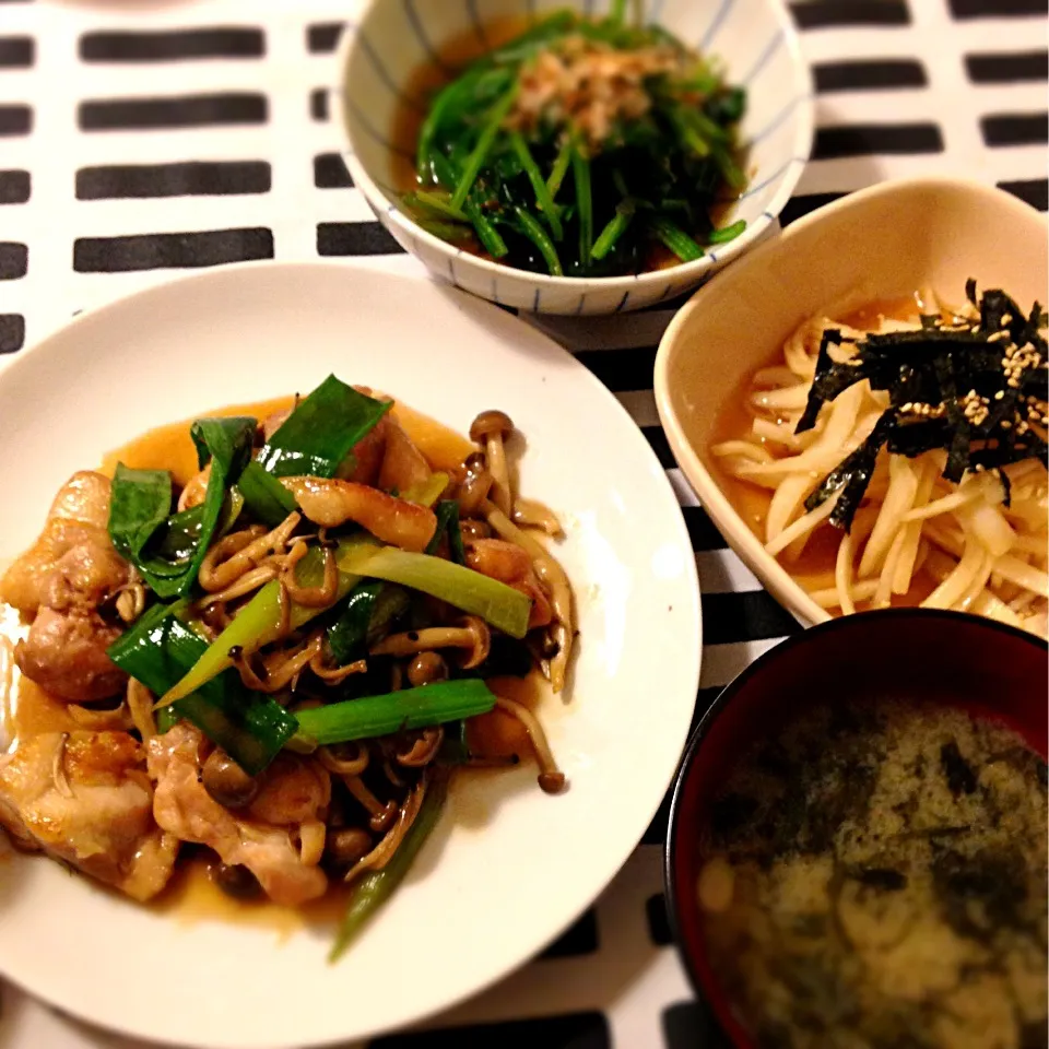 鶏とネギの甘辛炒め🍀ほうれん草のお浸し🍀大根サラダ|mochaさん