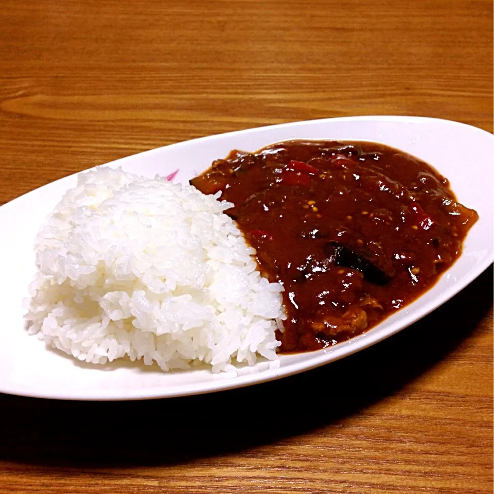 Snapdishの料理写真:【今夜のウチご飯】おつかれ〜夏カレー。茄子と南瓜とピーマン＆パプリカでアツは夏いカレーでっす。辛い〜うまうま〜|takuya KAWANOさん