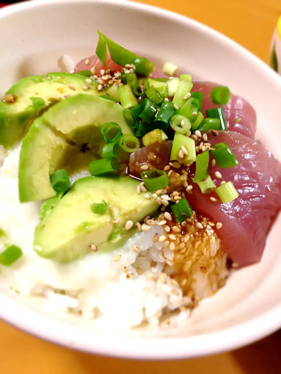 Snapdishの料理写真:マグロアボカド丼ʕ•̫͡•ʔ♬✧|かよさん