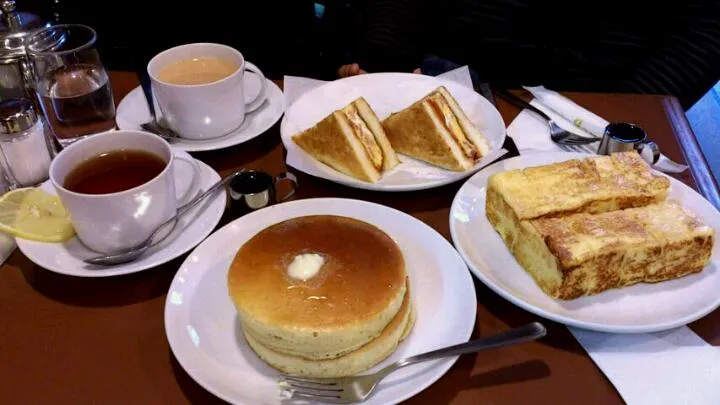 <Arabiya Caffee, Osaka>
法式吐司
楓糖pancake
歐姆蛋火腿三明治
紅茶/奶茶|Lingさん