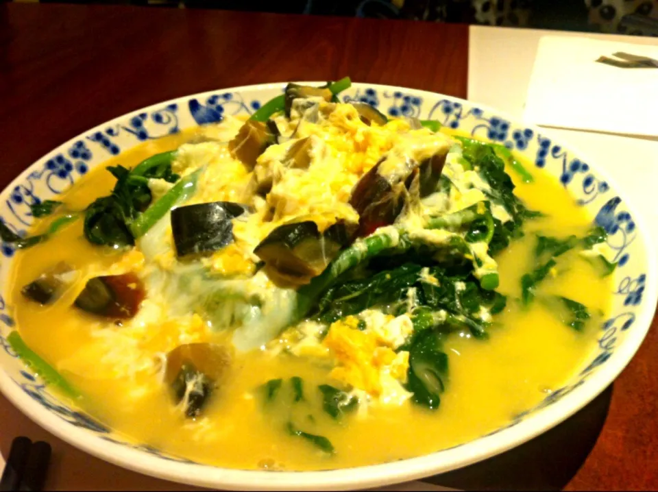 Poached seasonal vegetable with preserved eggs|skyblueさん