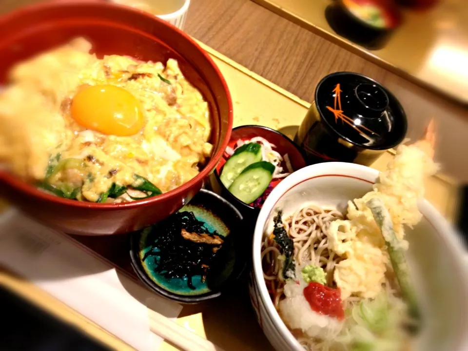 親子丼&梅おろし天そば|パパパパパさん