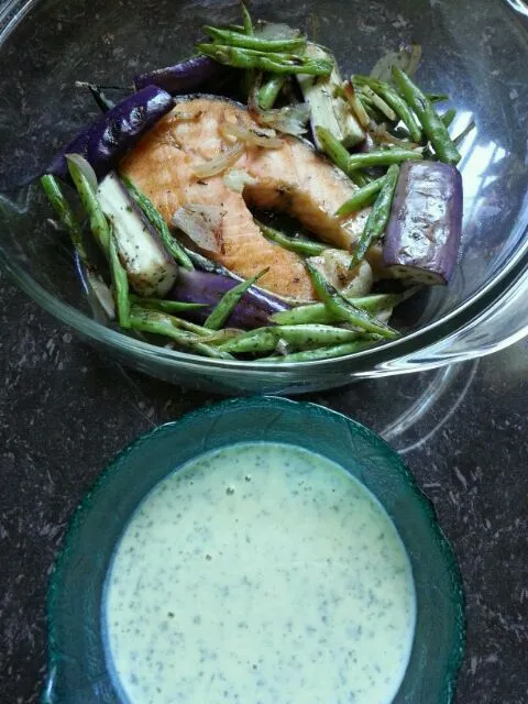 Grilled Salmon with Parsley Sauce|Mrs BNazさん