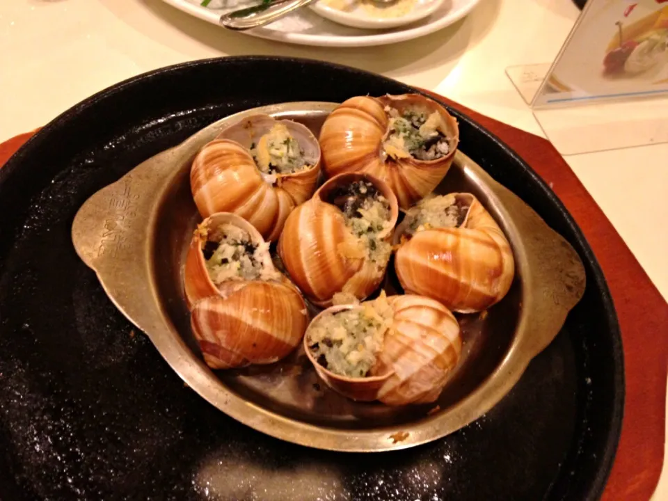 Snapdishの料理写真:極め付けはエスカルゴ🐌|みきぴょん♪さん