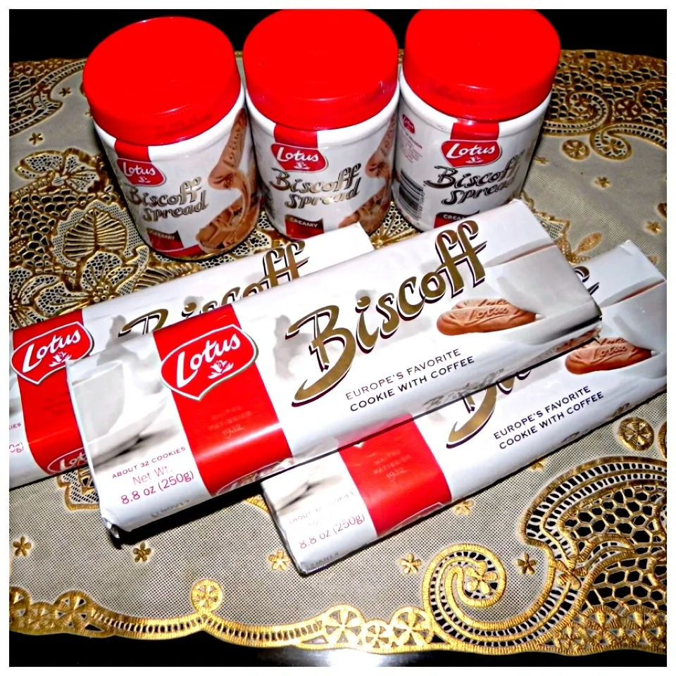 Snapdishの料理写真:Lotus biscoff Spread & Cookies!|iamfem05さん