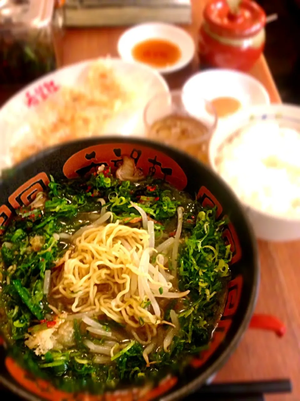 新宿希望軒の豚骨ラーメンと羽根付き餃子|tonさん