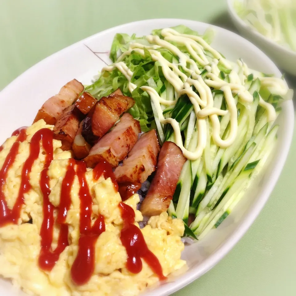 ホイップ玉子とベーコン丼！！|うさ爺さん