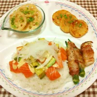 サーモンとアボカドのマヨしょうゆ丼♪長芋ステーキ☆れんこんのごまマヨあえ☆オクラとエリンギの豚バラ巻き☆|まゆみさん