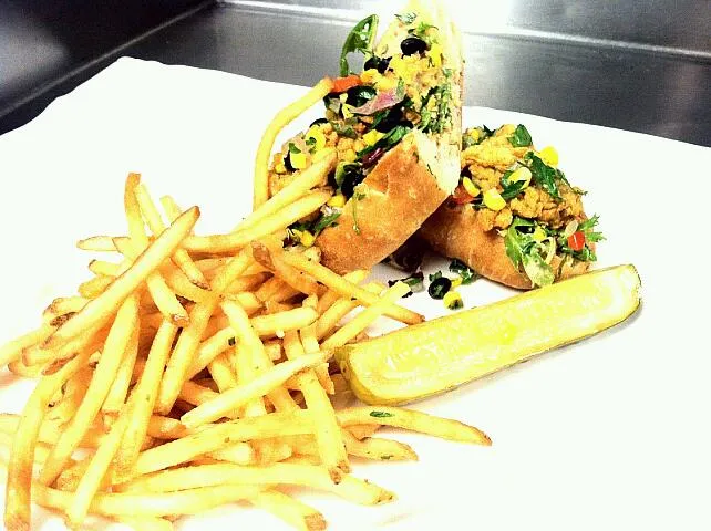 Snapdishの料理写真:Deep Fried Oyster Po-Boy w/ a Black Bean & Corn Relish & Cajun Remoulade|Bryan S. Mooreさん