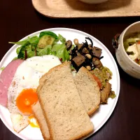 Snapdishの料理写真:ヘルシー食パンで朝ごぱん|さきさん