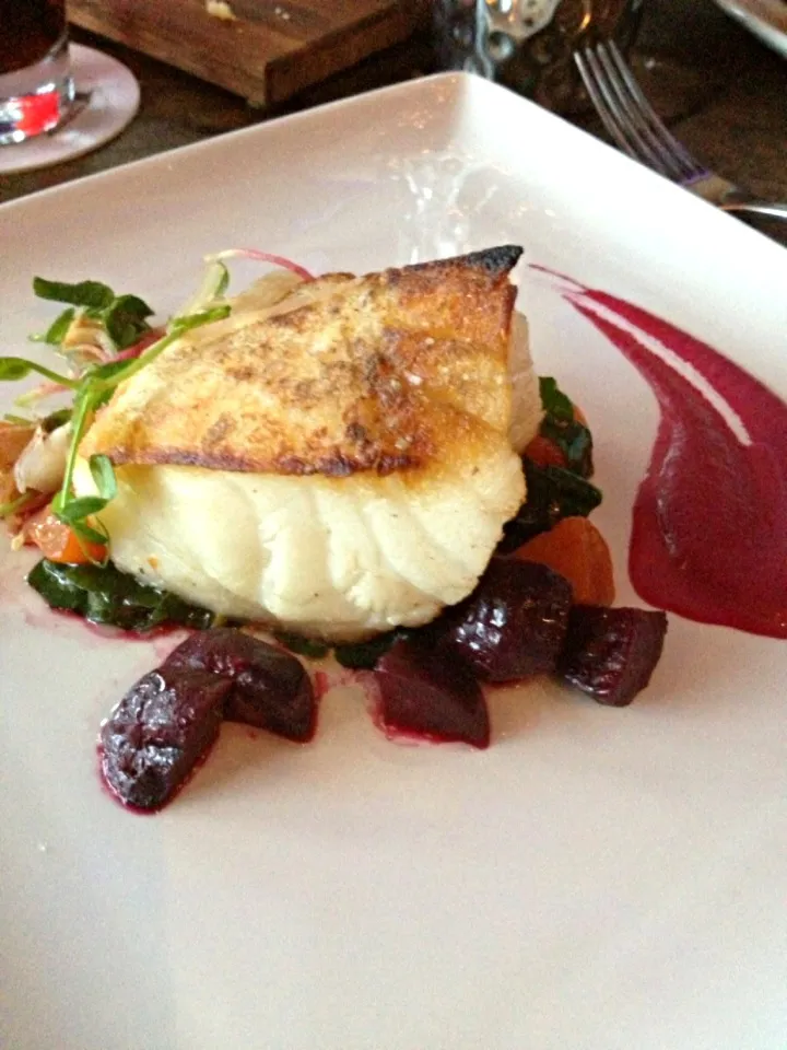 Pan fried sea bass with roasted beets at The Turning Stone Steakhouse|Emmie Pizarroさん