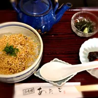 Snapdishの料理写真:浜味館あたご  鯛茶漬け|pacchさん