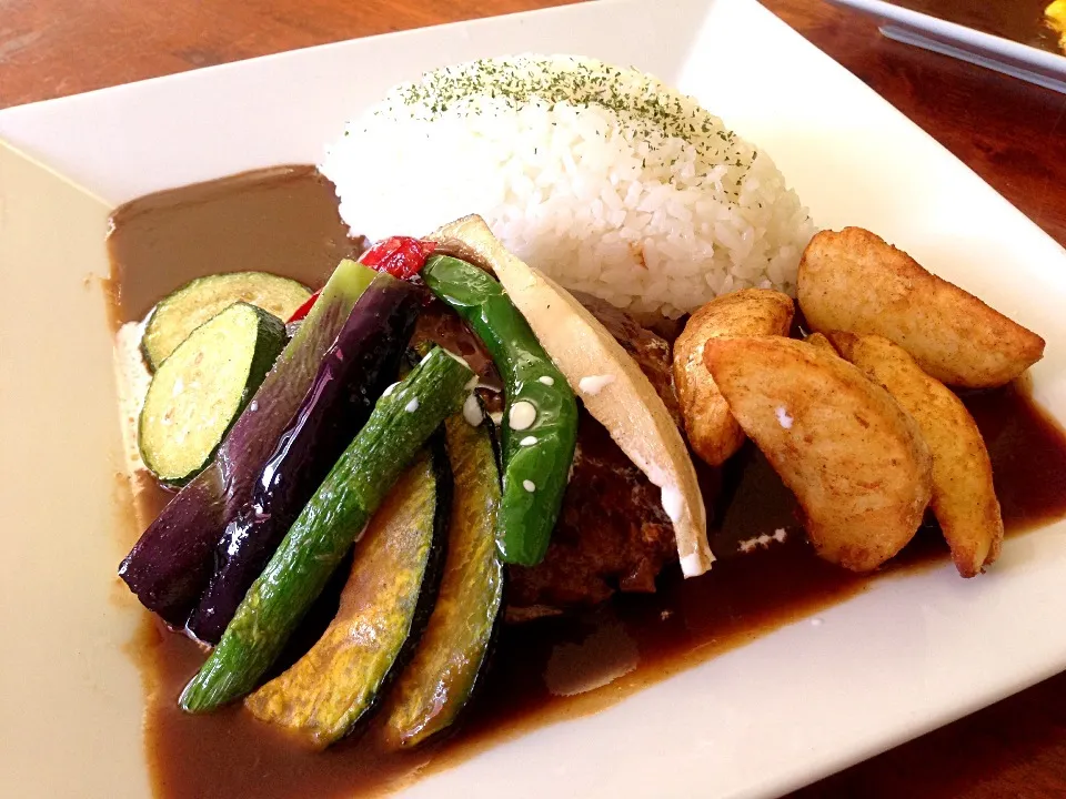 山猫料理店のランチ☆煮込みハンバーグ|りさ〜ぬさん