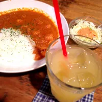 おんがく食堂の特製チキンカレー|平山加奈子さん