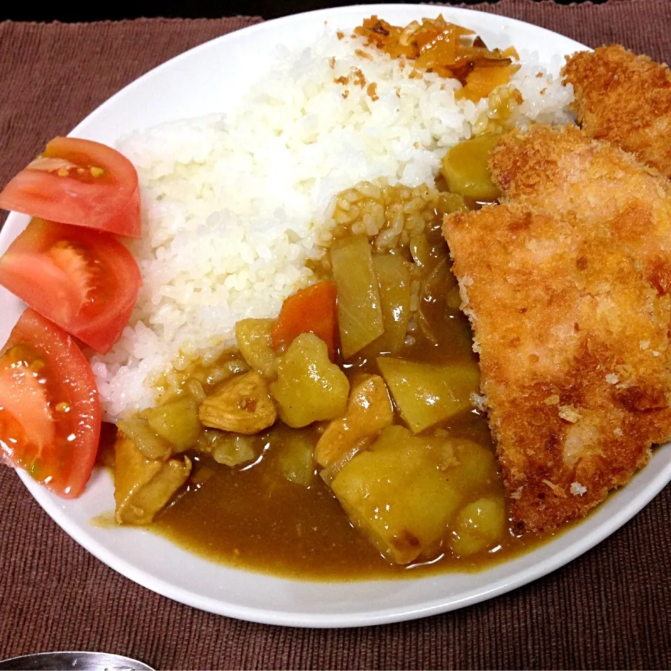 Snapdishの料理写真:チーズイン！ハムカツカレー(^^)|ゆもじゅんさん