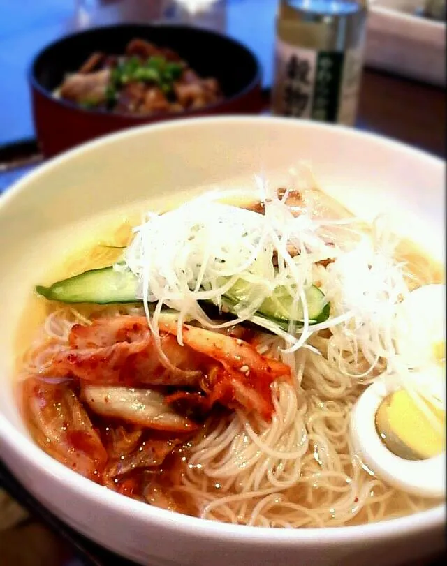 Snapdishの料理写真:さっぱりカペリーニ冷麺風とミニ牛カルビ丼
@デニーズ|平原知宏さん