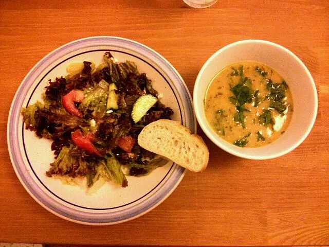 Snapdishの料理写真:greek salad and oriental lentil soup|Simonさん