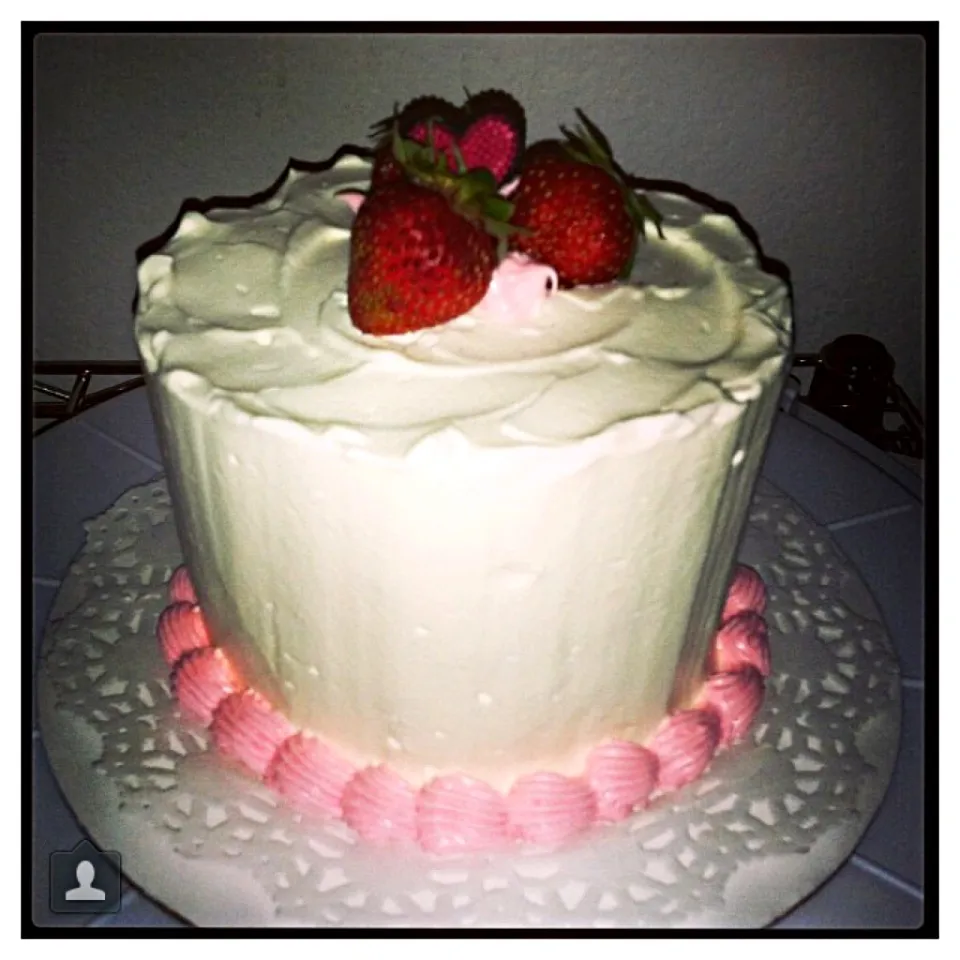 Mini Strawberry Cake|Angela Newellさん