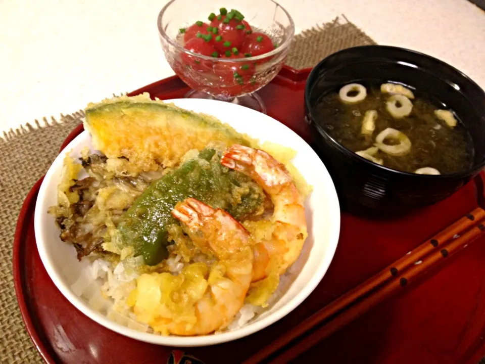 天丼、あおさの味噌汁、ミニトマトの煮物|ゆうかさん