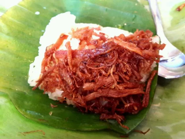 Crispy Shreddered Pork with Sticky Rice.|Maxさん