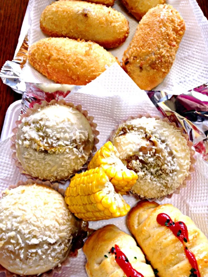 カレーパン焼き＆揚げとウインナーグルグルパン|よーこさん