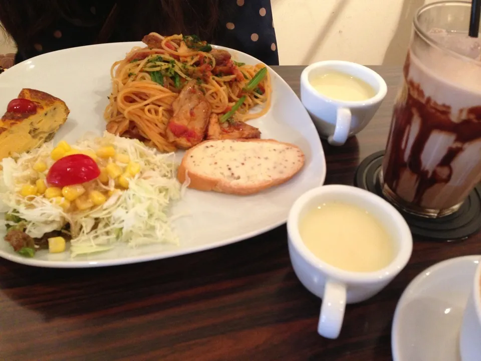 Snapdishの料理写真:カフェ モニ    パスタランチ|junkoさん