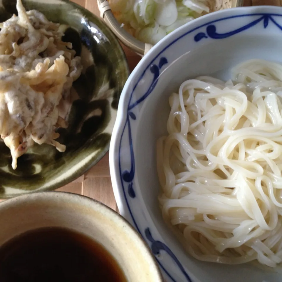 冷やし稲庭饂飩とシラスのかき揚げ|ぺんぎんさん