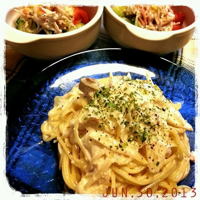 Snapdishの料理写真:ダンナさん作❂明太子クリームPASTA＆ゴボウSALAD❂|*ikuko*さん