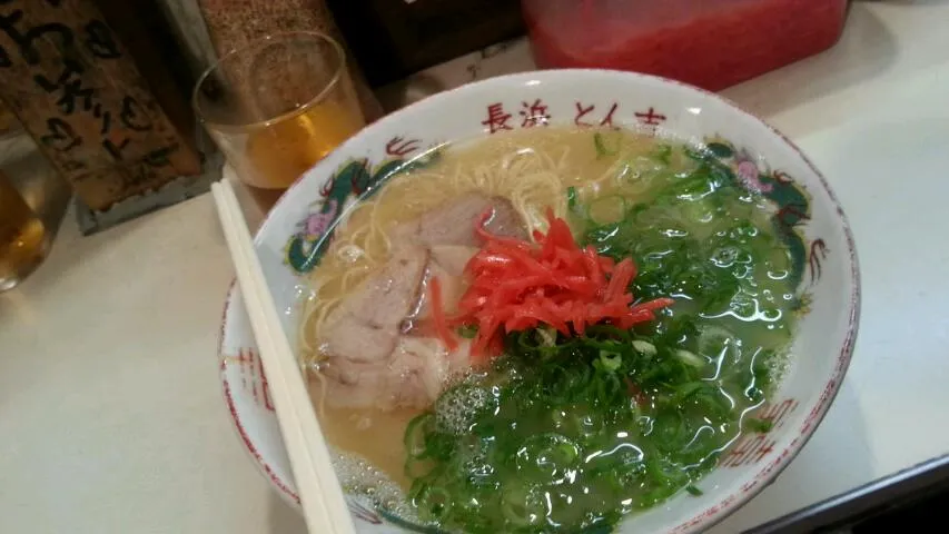 Snapdishの料理写真:長浜ラーメンとん吉(*^ｰ^)|たくぞうさん