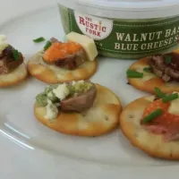 Snapdishの料理写真:Steak Crostini Three Ways|sonya keisterさん