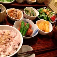 Snapdishの料理写真:テンペと野菜のおかず3種の定食