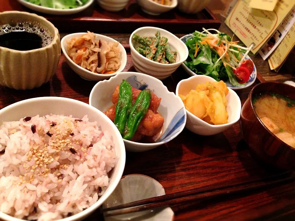 テンペと野菜のおかず3種の定食|こいちさん