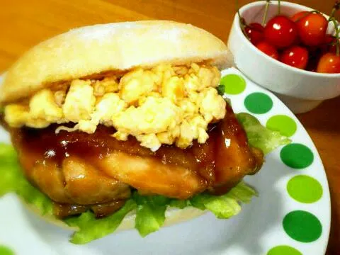 照り焼きチキンサンドと山形県直送さくらんぼ|eri☆さん