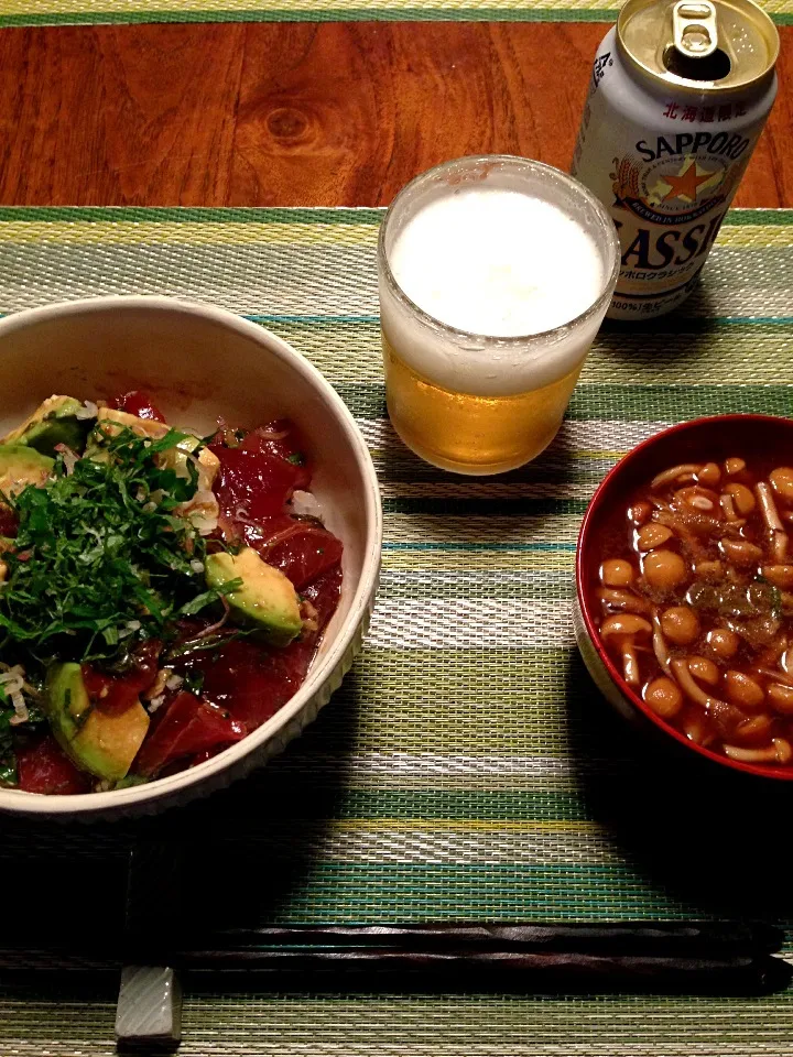 マグロとアボカドのづけ丼|gogotaxiさん