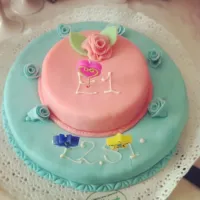 Babies birthday cake|gherardo flendaさん