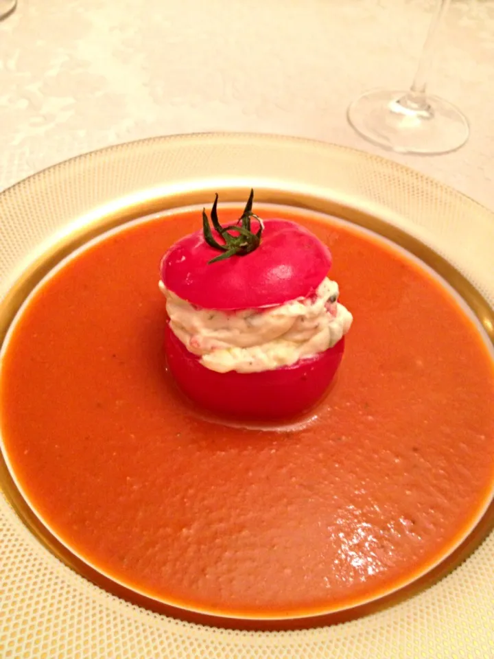 Snapdishの料理写真:Chilled tomato soup with stuffed Hokkaido tomato|Sandra Wanさん