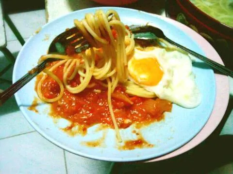 Snapdishの料理写真:#spaghetty#tomato#sauce#with#egg|Ao-rathaiさん