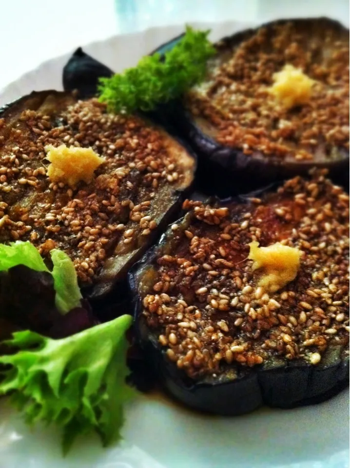 Eggplant with sesame ginger sauce|mamaeriさん