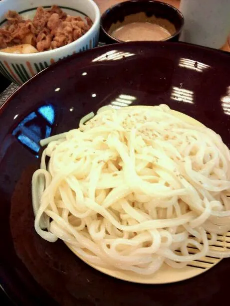 ゴマだれざるうどんと小牛丼|石田尚之さん