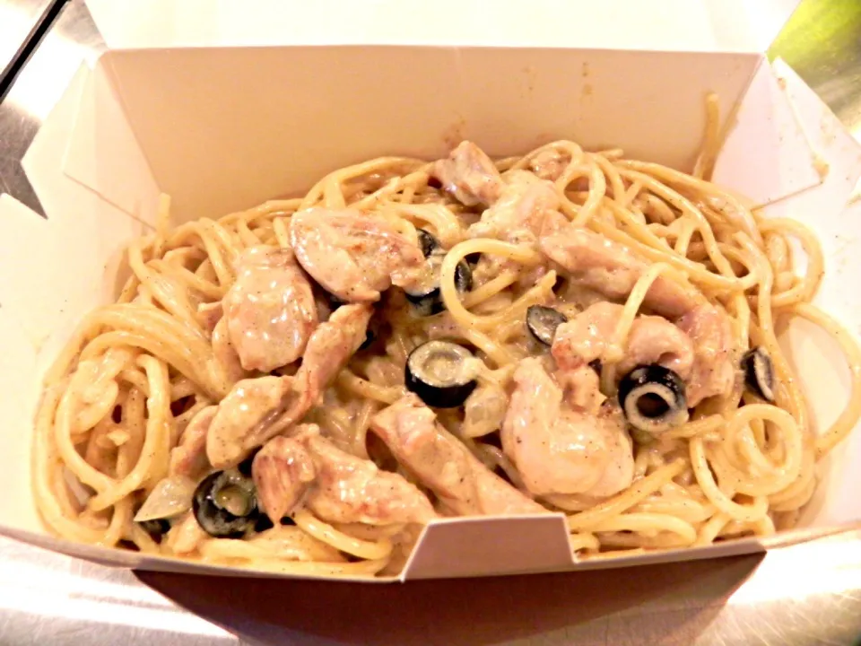 Chicken Alfredo Pasta!|iamfem05さん