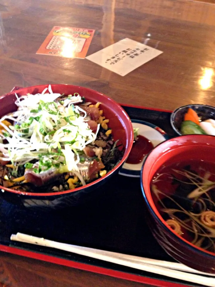 Snapdishの料理写真:イワシのぶっかけ丼。|susumu.iさん