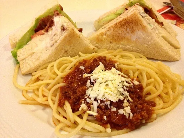 Spaghetti and clubhouse sandwich|ken miyahiraさん