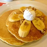 Snapdishの料理写真:Caramel banana hazelnut pancake