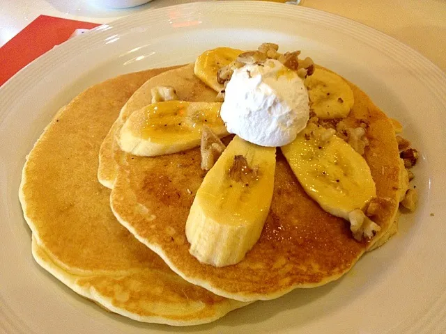 Caramel banana hazelnut pancake|ken miyahiraさん