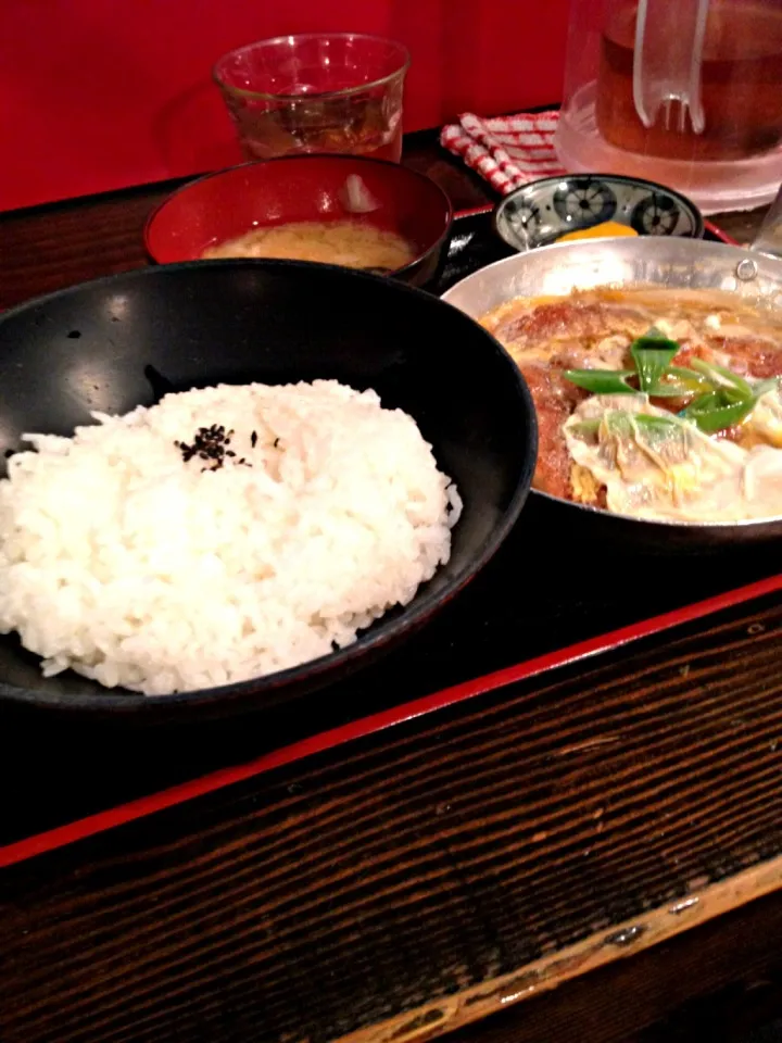 チーズカツ丼定食|チロルさん