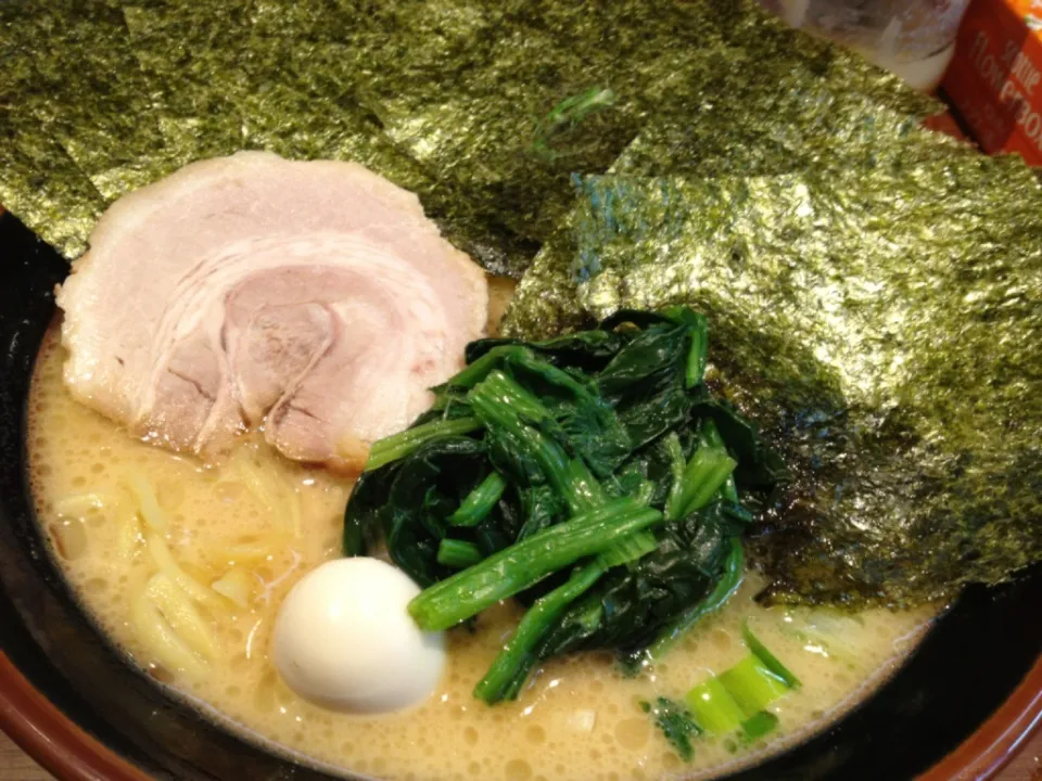 Snapdishの料理写真:ラーメン のり増し 硬め 濃いめ|tecklさん