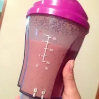 Tropical Shakeology - tastes like strawberry milk!|Kimberly Nicholson Stefanさん