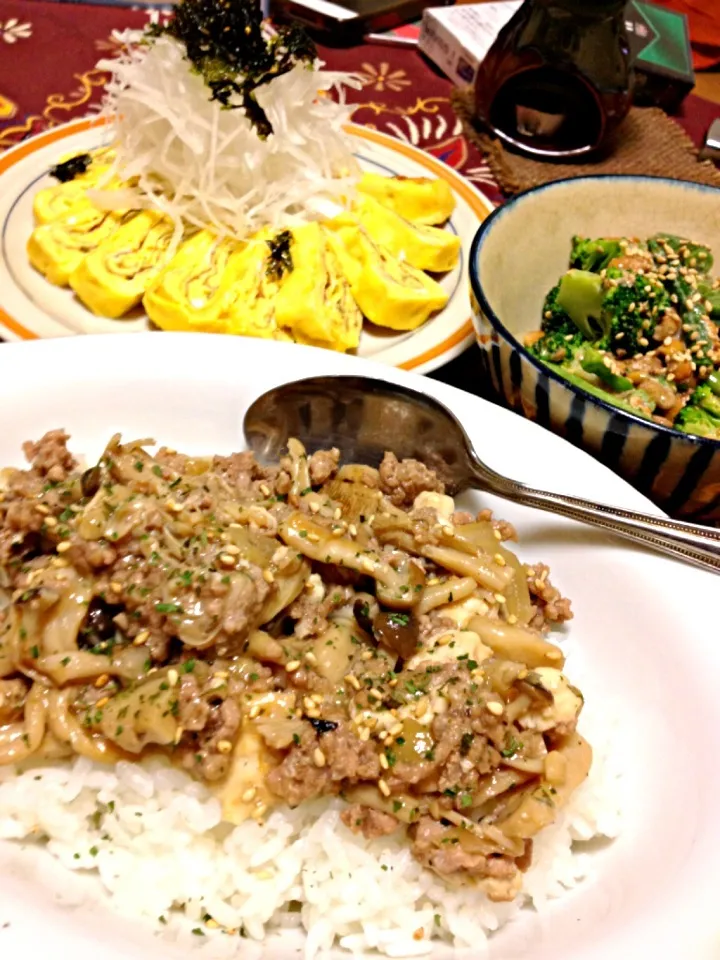 ひき肉丼＊卵焼き＊野菜と納豆の和え物|ゆいさん